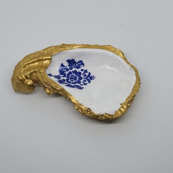 Filigree Oystershell ring holder/ trinket tray - Picture 1 of 6